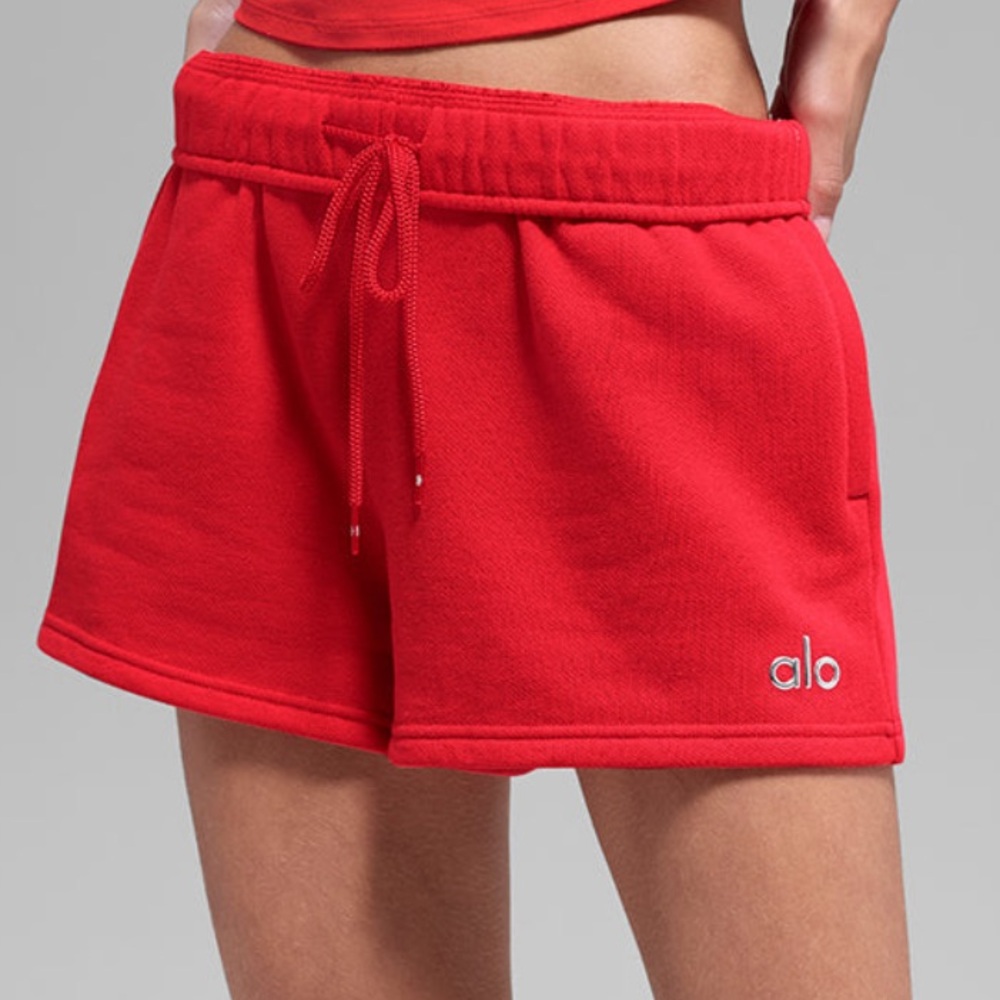 ALO Accolade Shorts- Bright Red ❤️ - Picture 2 of 4